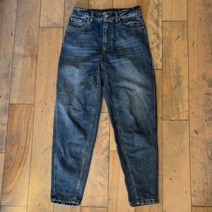 Excellent BRUNELLO CUCINELLI high waist curved jean size 2 US; 38 Italian